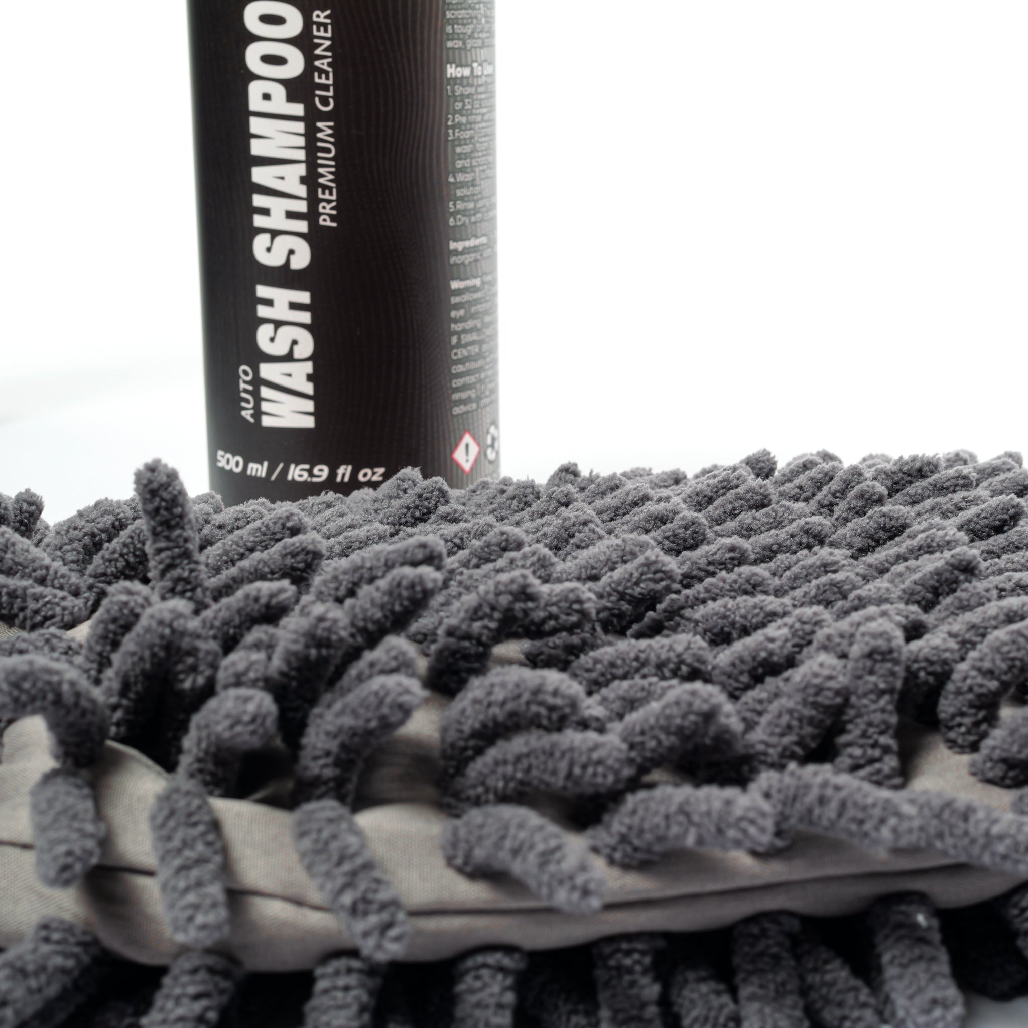 7WASH Shampoo Plus Set with 500 ml car shampoo and grey microfiber wash mitt for gentle car washing, deep paint cleaning, and professional car detailing
